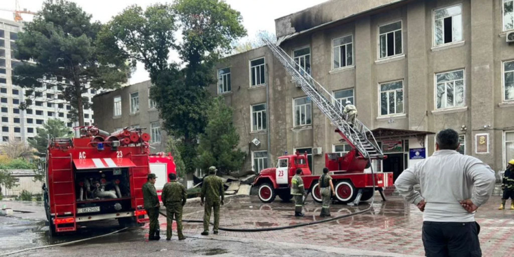 Крупный пожар произошел в Худжандском государственном университете