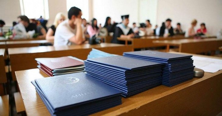 Попустительство к незначительным нарушениям провоцирует людей на совершение новых – эксперт о падении уровня образования и культуры в стране