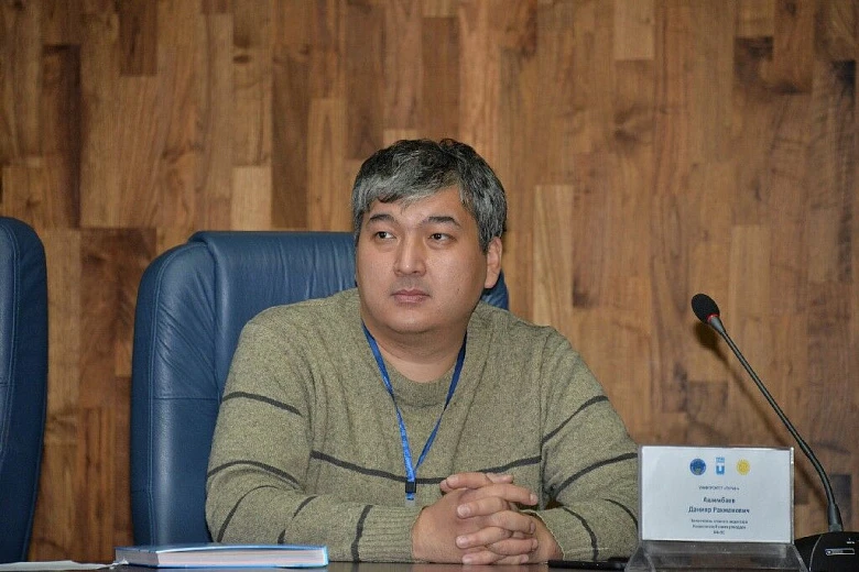 Ашимбаев: Киев провоцирует в Казахстане межнациональные конфликты