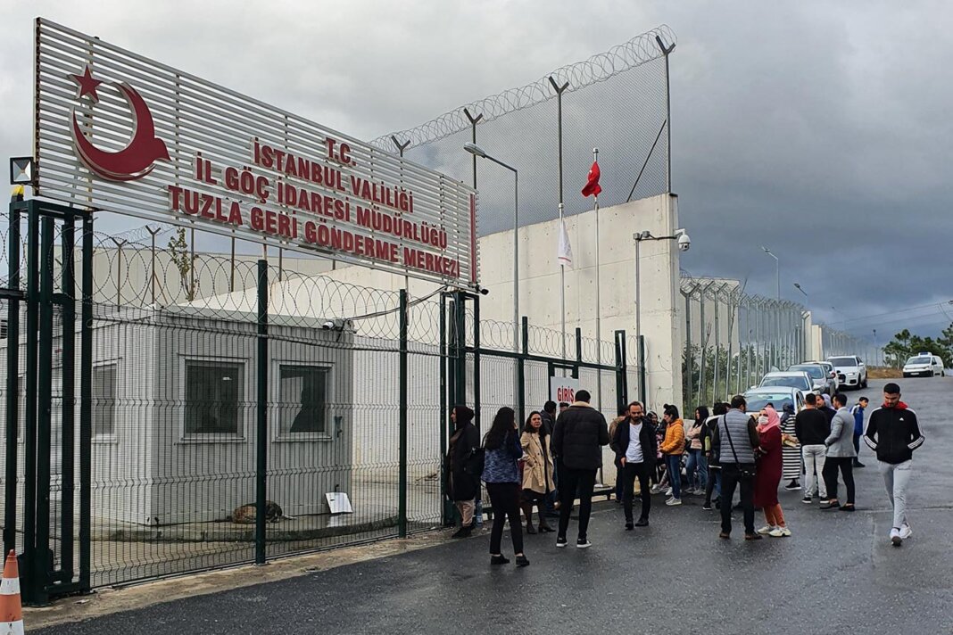 2023_10_17_tuzla_deportation_center_turkey_01 Активист Сердар Дурдылыев депортирован из Турции в Туркменистан
