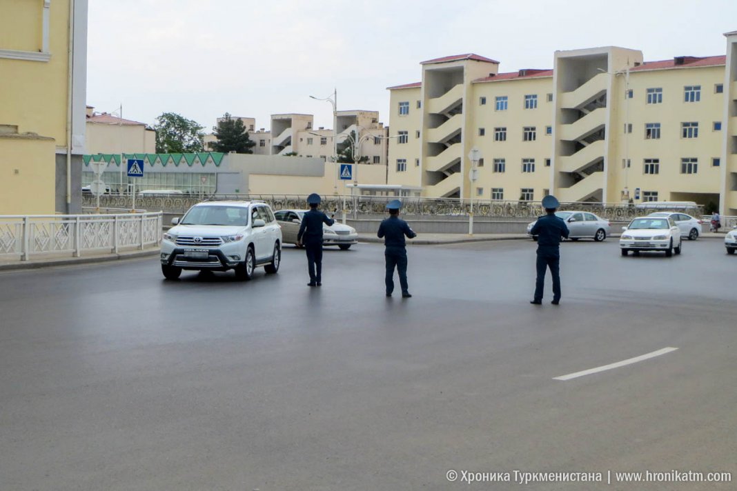 2021_04_29_roadblocks_police_04 МНБ и МВД Туркменистана не дали провести акции в поддержку Палестины в городах страны