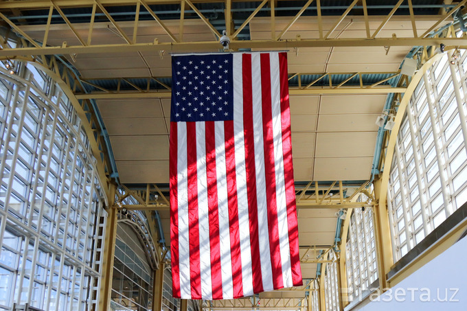 Bloomberg: США требуют от ЕС введения транзитных виз для граждан Узбекистана и Таджикистана
