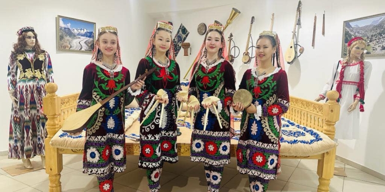 Культурный уголок Таджикистана открыли в Казахстане