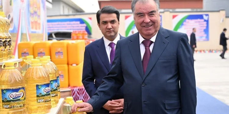 В Душанбе открыли маслобойное предприятие ООО «Файзи баракат»