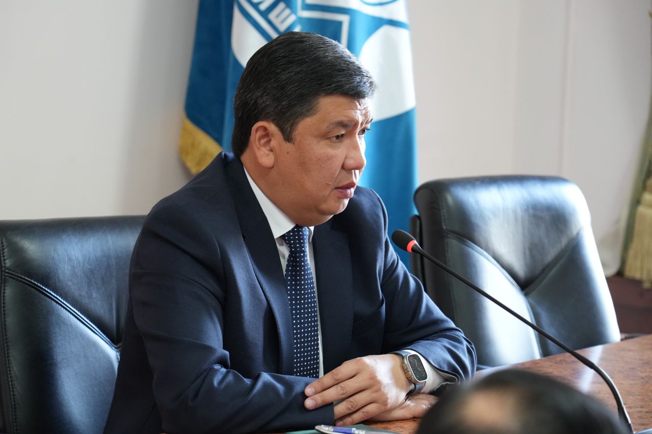 Мэр Бишкека поручил увольнять водителей автобусов, которые нарушают ПДД и грубят пассажирам