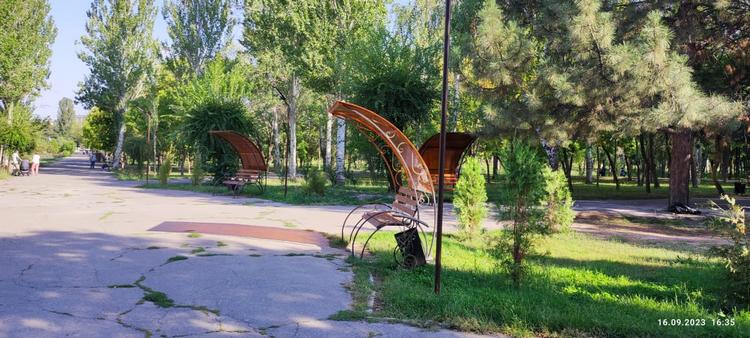 Фото Николая Манаковского. Бишкек, парк Победы