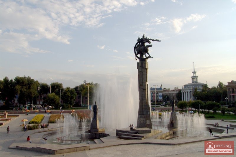 Фото open.kg. Скульптурно-архитектурный ансамбль «Манас»