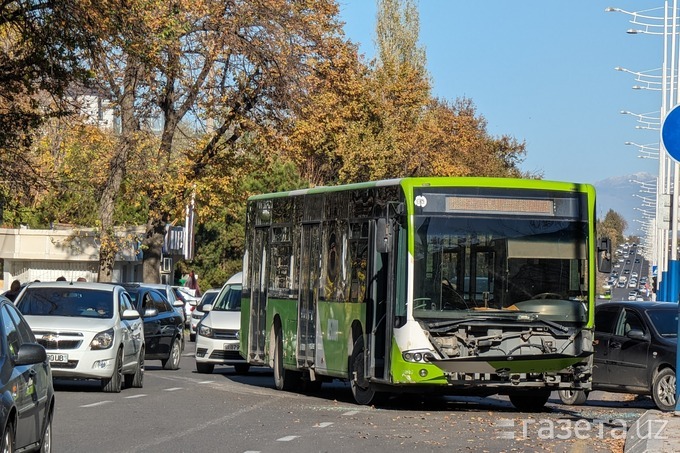 Два пассажирских автобуса попали в ДТП за один день в Ташкенте, есть пострадавший