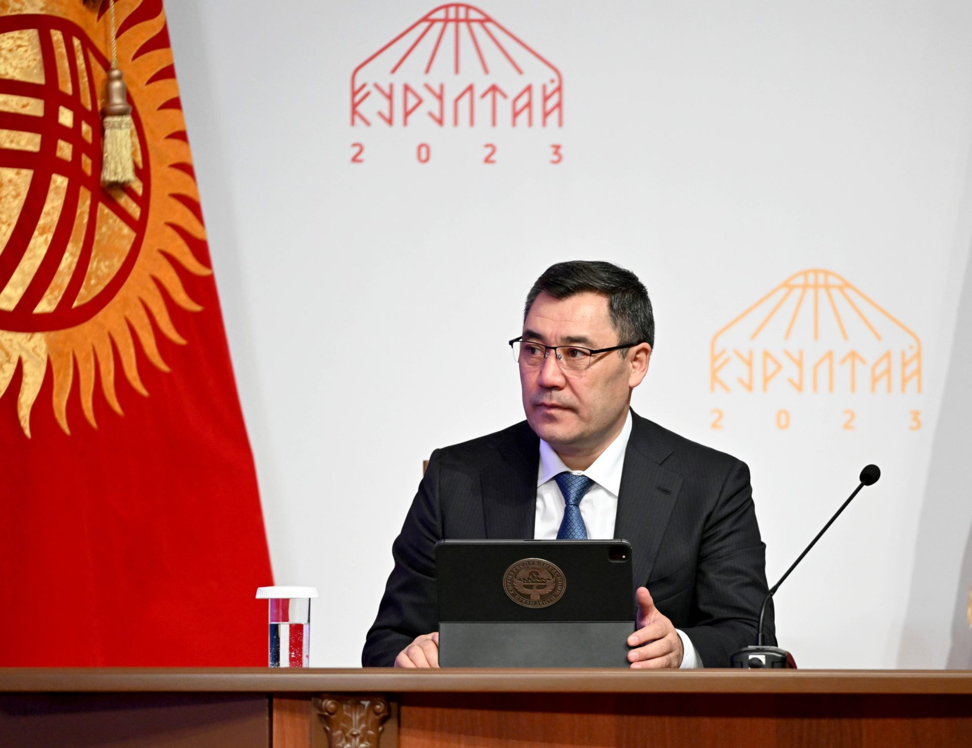 Дал поручение сократить бумажную волокиту — президент об укрощении выдачи кредитов