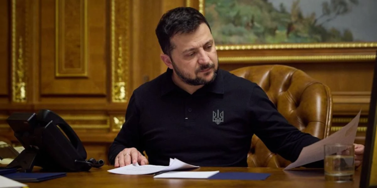 Украина для них закрыта: Зеленский подписал новые санкции против россиян