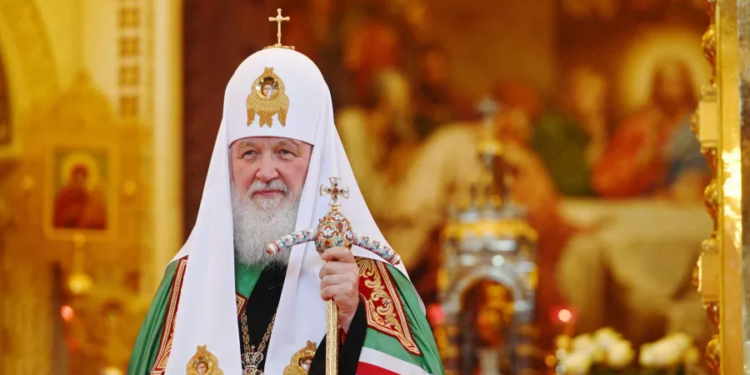 Патриарх Кирилл назвал действия мигрантов угрозой межнациональному миру в стране