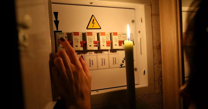 В Бишкеке с 11 декабря начнут отключать электричество должникам