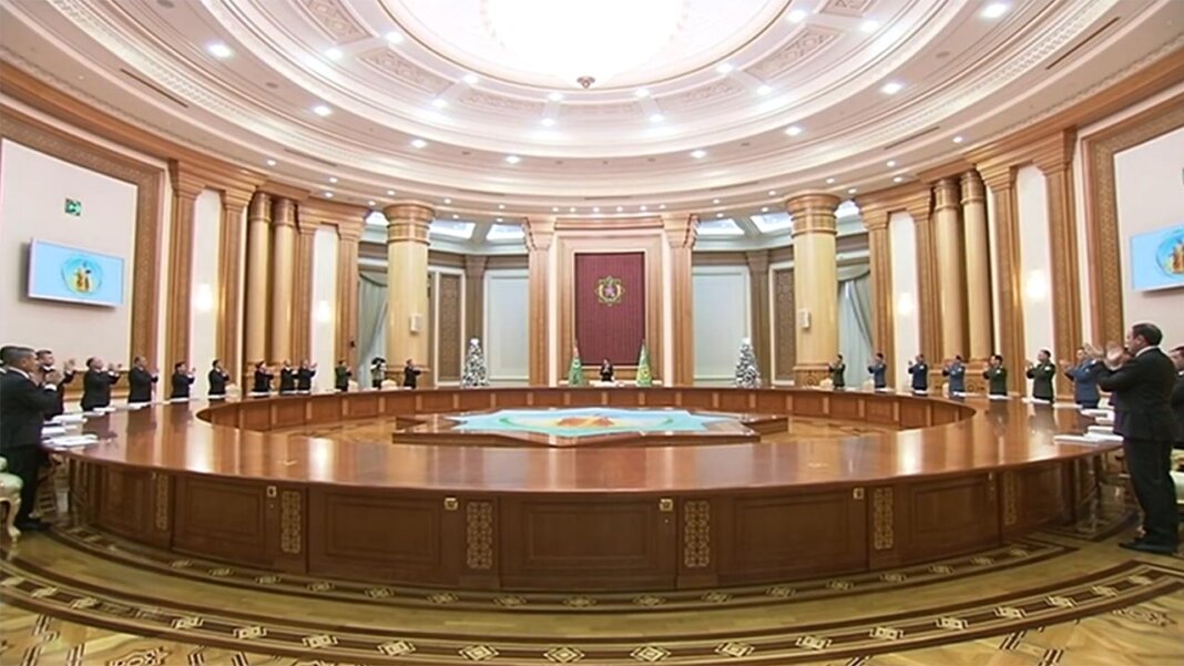 Девизом 2024 года в Туркменистане стало название стихотворения Гурбангулы Бердымухамедова