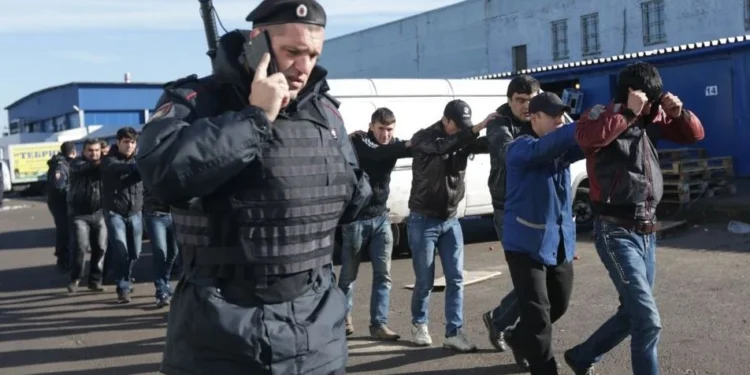 Из Чувашии депортируют 37 граждан Таджикистана и Узбекистана