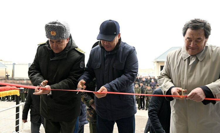 Садыр Жапаров открыл новое здание управления ГКНБ по Баткенской области