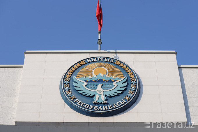 Почти 200 госслужащих уволены в Кыргызстане за связи с криминальными группировками
