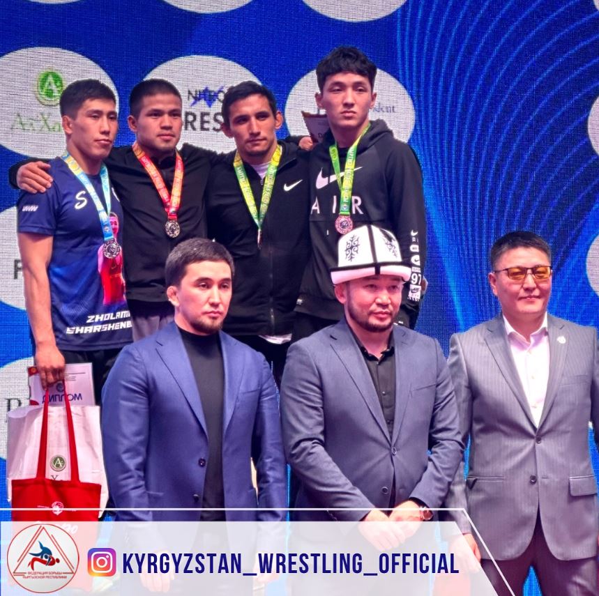 На чемпионате Кыргызстана по греко-римской борьбе разыграли первые медали