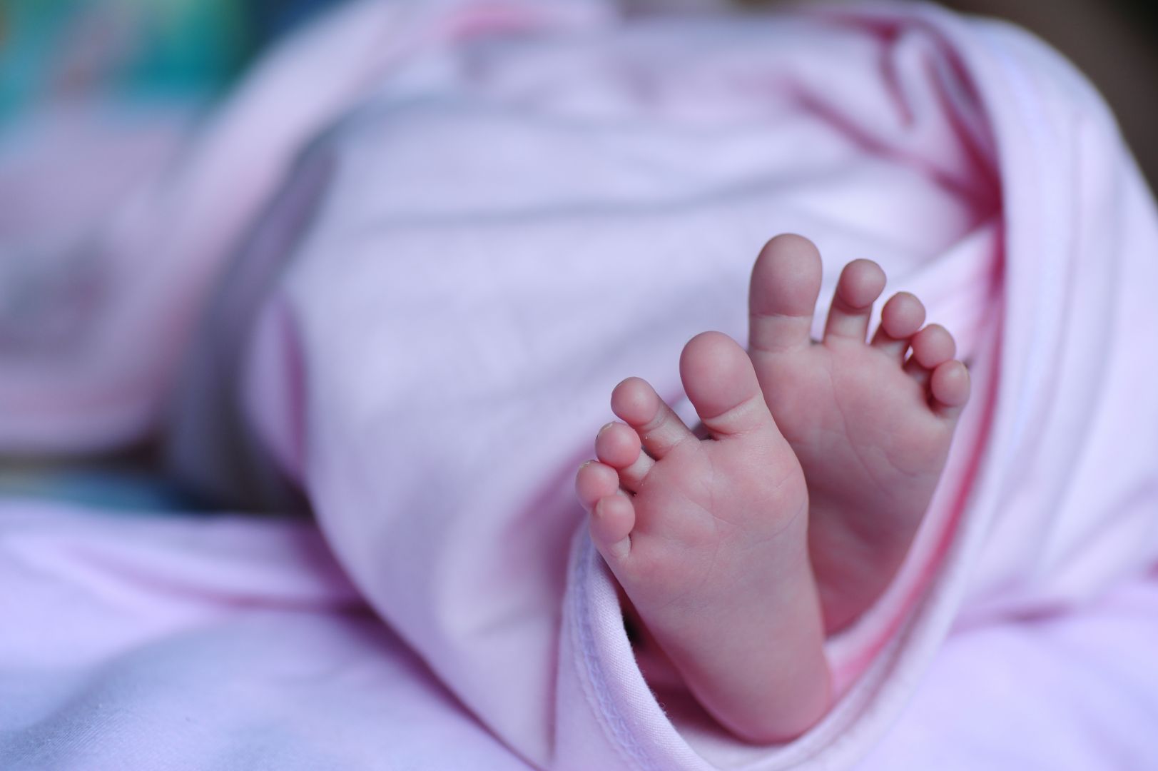 В Кыргызстане первыми в новогоднюю ночь родились 5 малышей