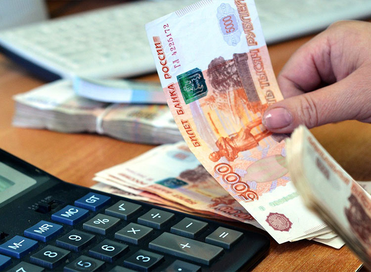 Минтруда КР: 31,8 млн рублей невыплаченной зарплаты помогли получить трудовым мигрантам в РФ