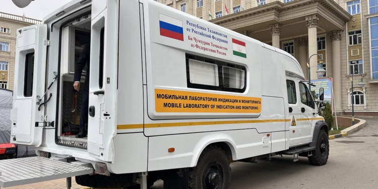 Таджикистан получил от РФ мобильные лаборатории для исследований возбудителей инфекций