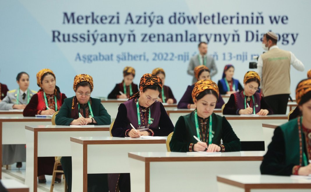 2022_05_13_women_forum:2 Комитет ООН призвал Комитет ООН призвал Туркменистан принять законы, криминализирующее все формы насилия в отношении женщинТуркменистан принять законы, криминализирующее все формы насилия в отношении женщин