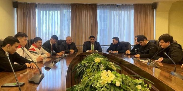 Представители Таджикистана встретились с членами культурной организации таджиков Татарстана