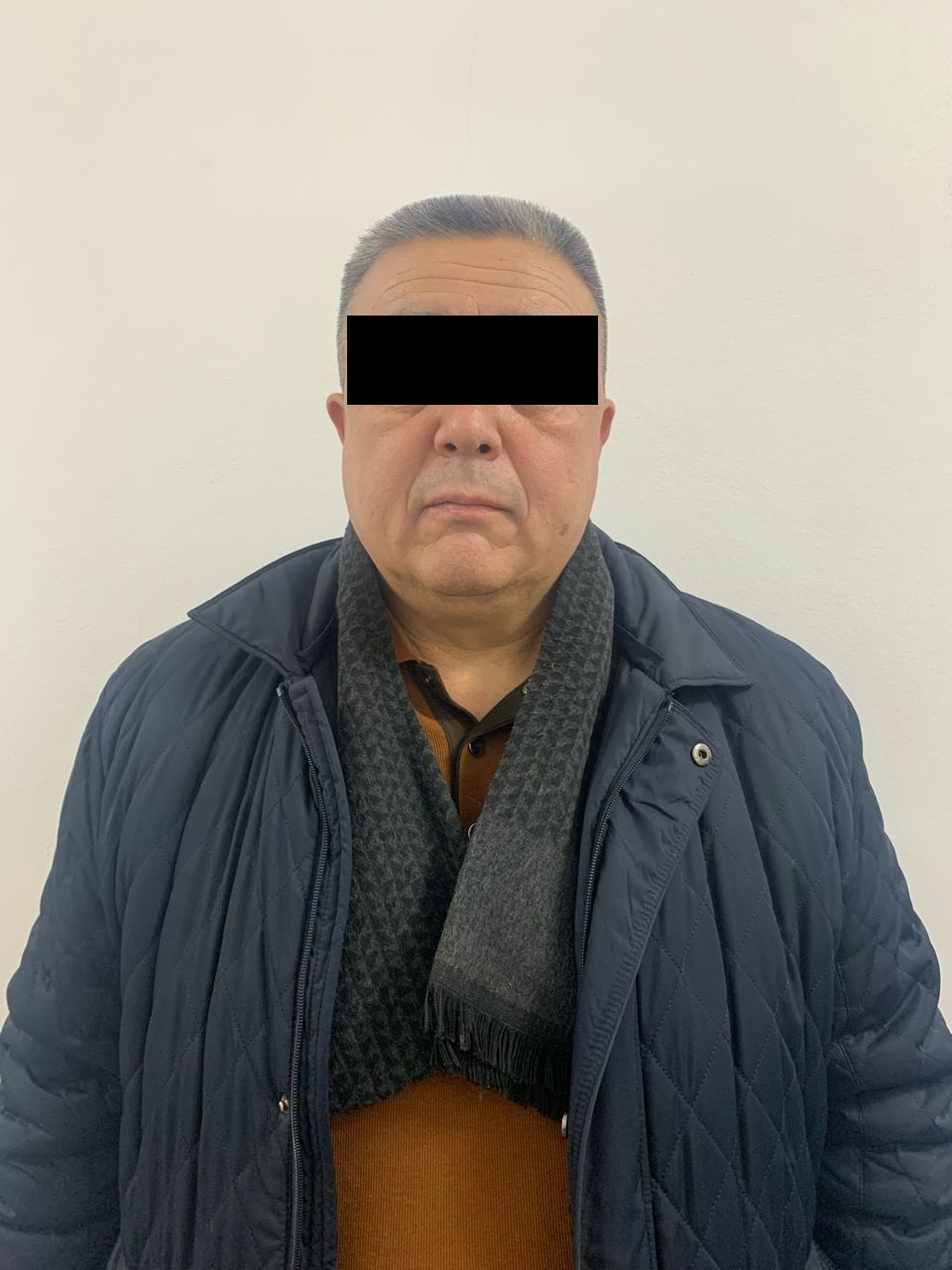 ГКНБ по подозрению в коррупции задержал сотрудников ГУОБДД