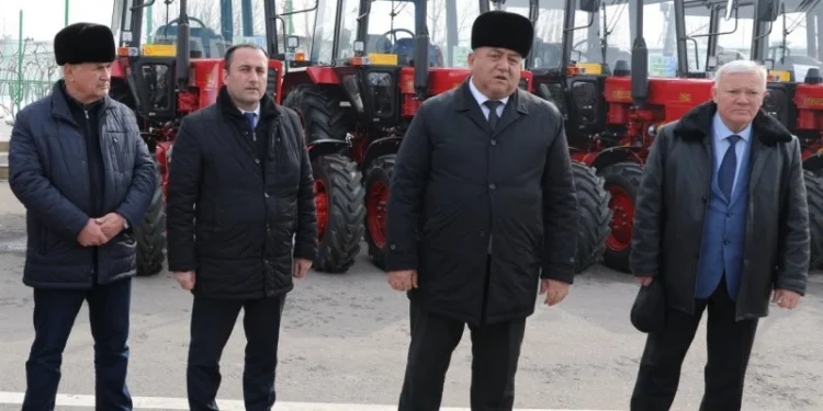 Хозяйствам Таджикистана предоставили очередную партию сельскохозяйственной техники