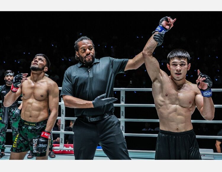 Кыргызстанец выиграл бой на турнире ONE Fight Night