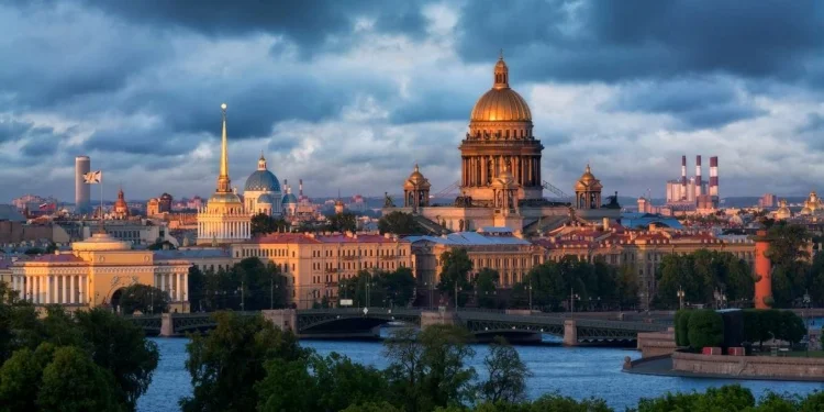 Санкт-Петербург с 1 апреля станет платным для туристов