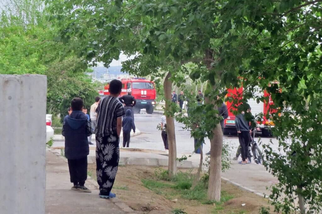В Ашхабаде сгорел легковой автомобиль
