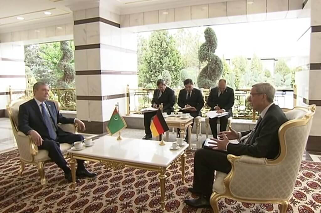 Г.Бердымухамедов пригласил Германию к сотрудничеству в сферах зеленой энергетики и умных городов