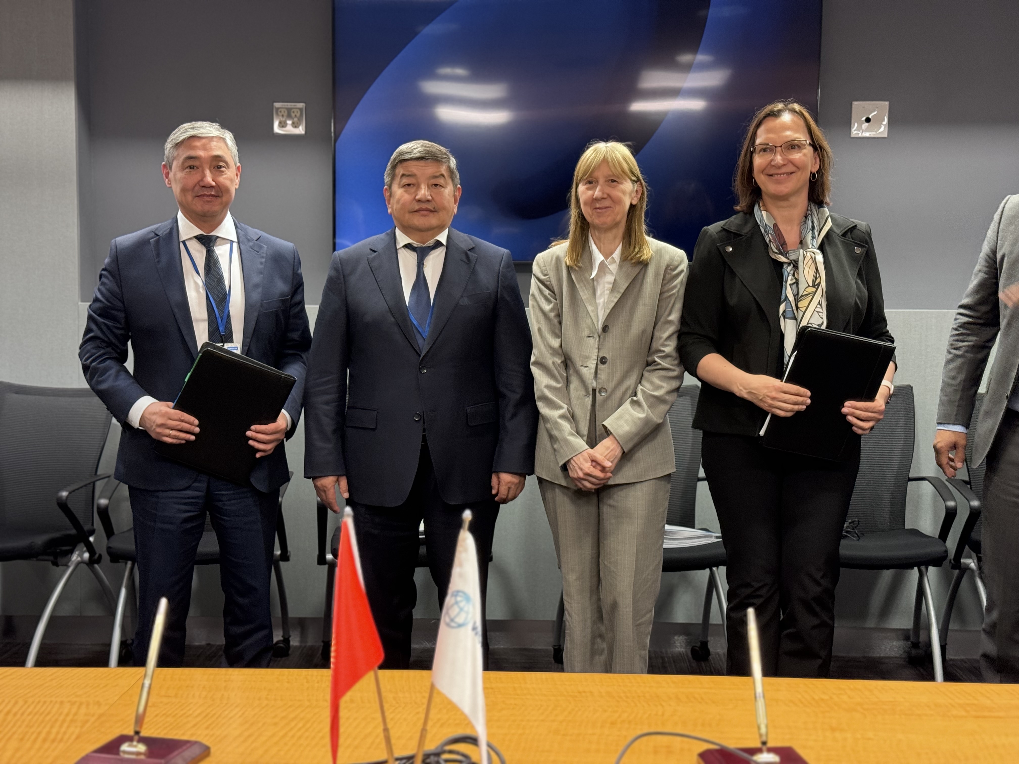 Акылбек Жапаров провел переговоры с руководством Группы Всемирного банка