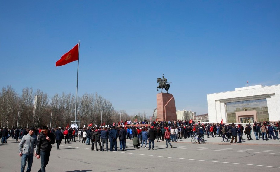 В Бишкеке запрет на проведение митингов продлили