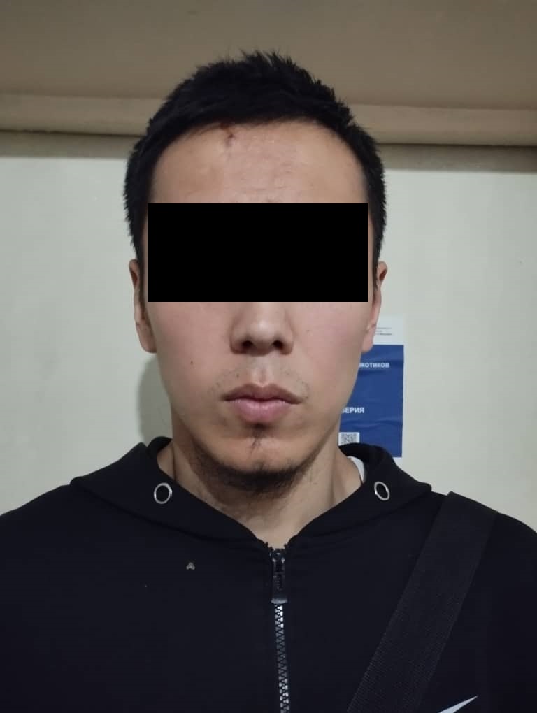 В селе Восток иностранец прятал наркотики. Милиция задержала закладчика
