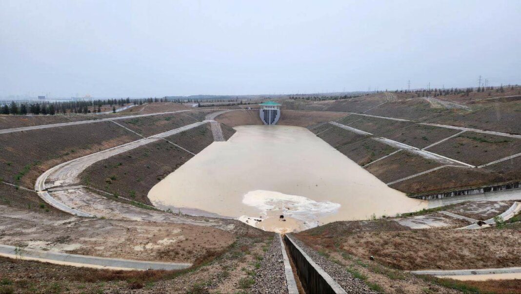 2024_05_13_heavy_rains_flood_02 В регионах Туркменистана выпало несколько месячных норм осадков. Ашхабад спасли новые селеотводные сооружения