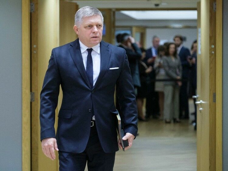 В результате покушения ранен премьер-министр Словакии Роберт Фицо