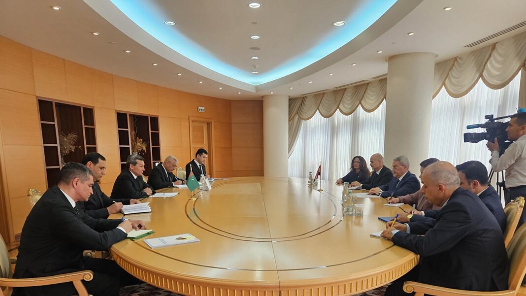 2024_06_07_mfa_iraq_01 В Ашхабаде прошла встреча представителей МИД Туркменистана и Ирака