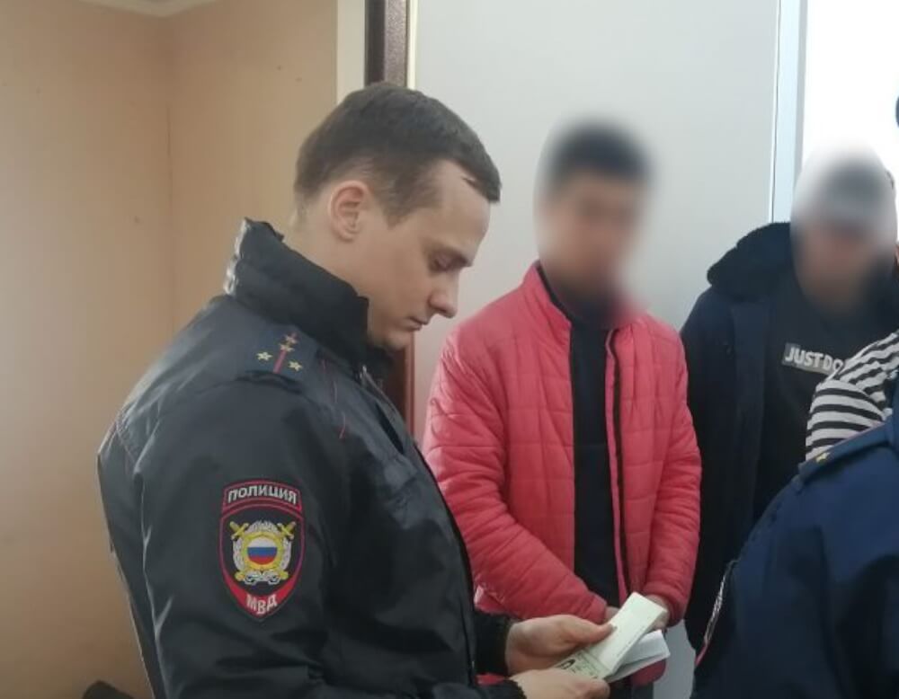 75 Полицейские Орловской области РФ закрыли въезд в страну 75 гражданам Туркменистана
