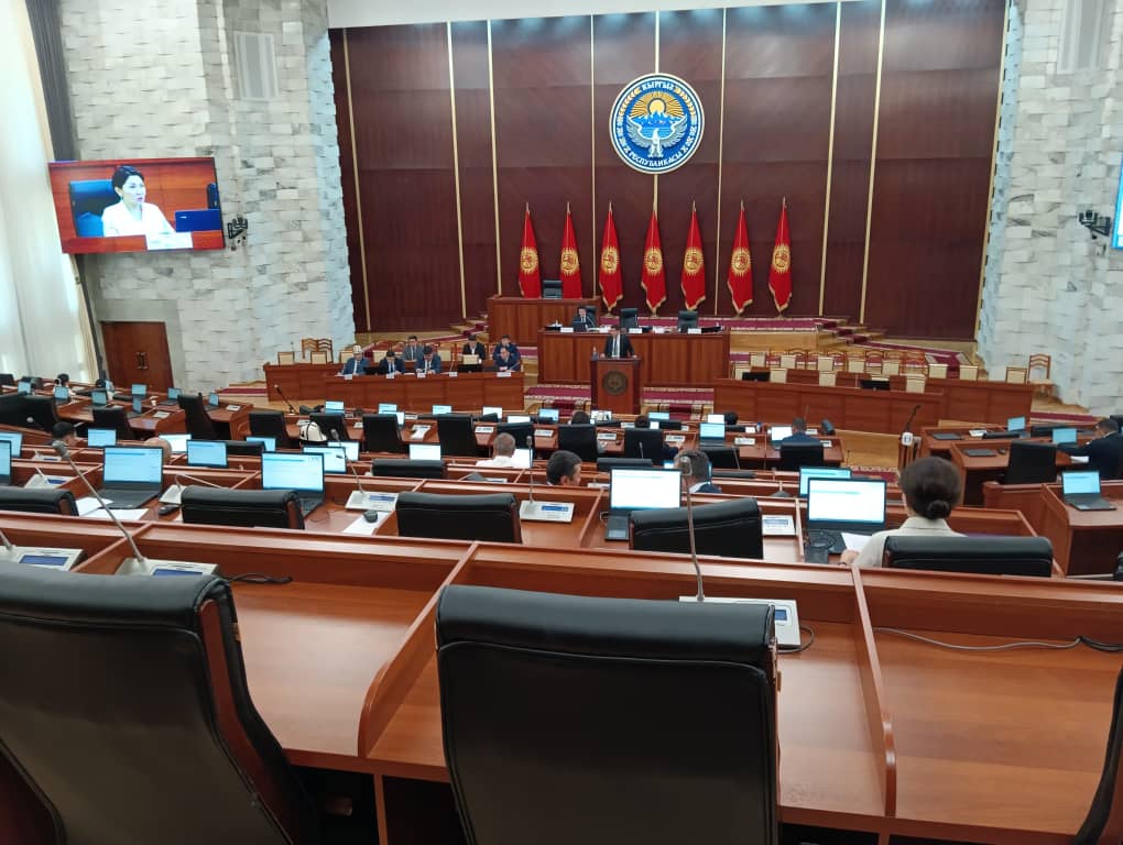 В Жогорку Кенеше не прошел законопроект по ценным бумагам. Нет кворума