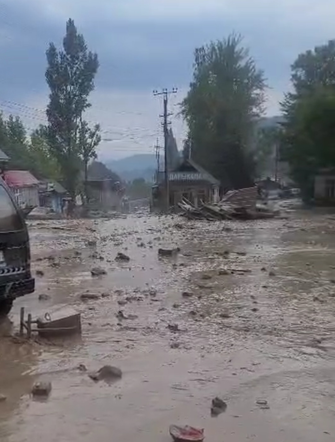 В селе Арстанбап сошли сели - видео ЧП