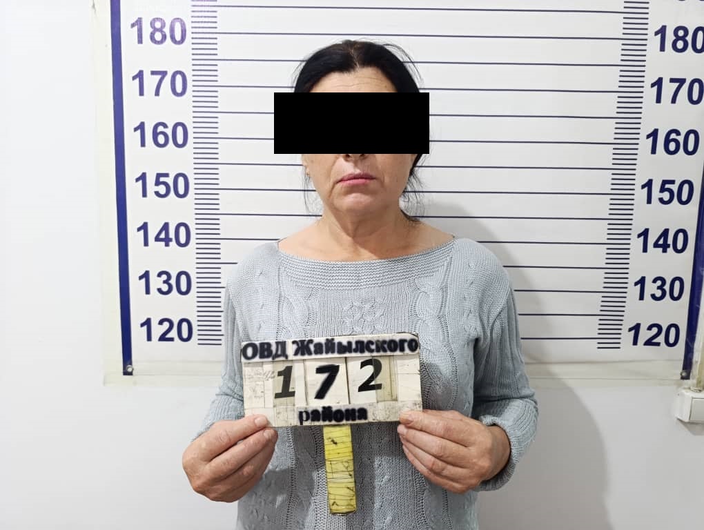 В Жайылском районе задержали 56-летнюю женщину. Подозревают в убийстве