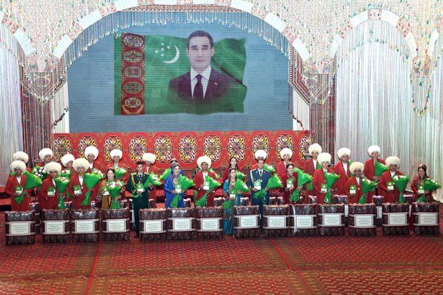 В Ашхабате подвели итоги конкурса “Çalsana, bagşy!”