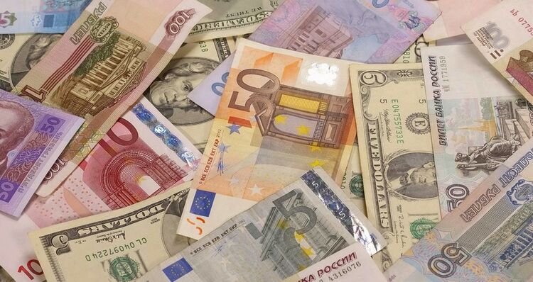 Доллар и российский рубль продолжают дорожать относительно сома