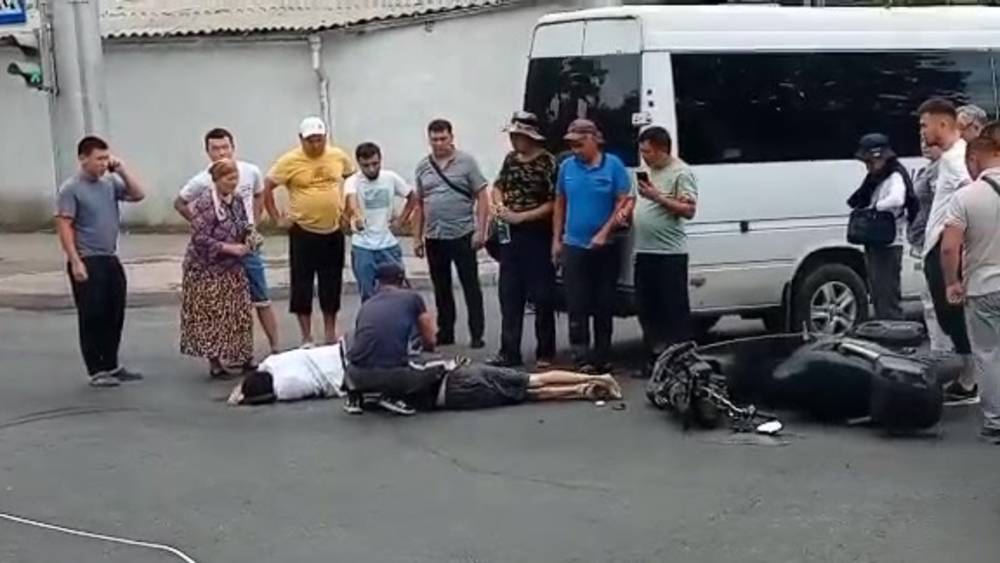 В Бишкеке в ДТП погиб водитель скутера