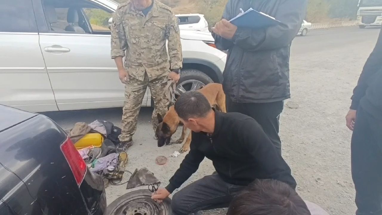 Почти полкило гашиша нашли под капотом машины на посту «Сосновка»