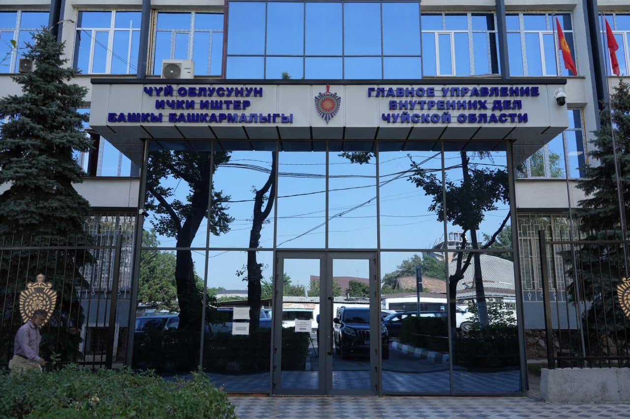 В Токмоке после обращения правозащитницы возбуждено дело на военного, систематически избивавшего супругу