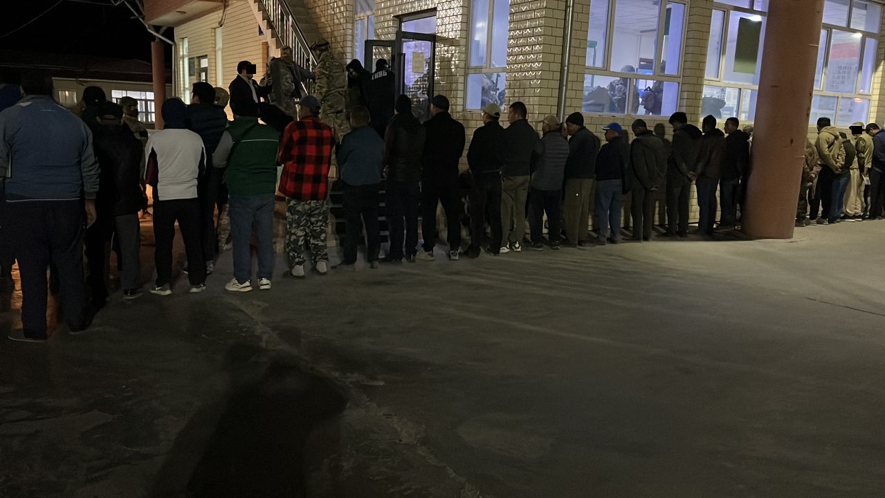 На КПП «Иркештам» 25 человек избили представителей Таможенной инфраструктуры