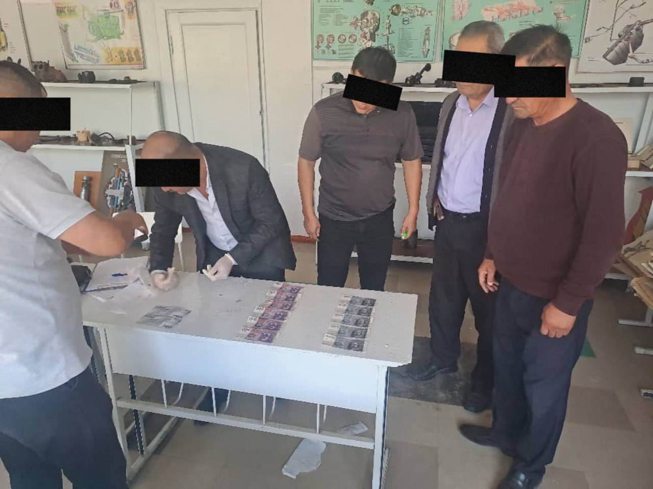 И. о. директора и сотрудника профлицея в Майлуу-Суу задержали за продажу диплома