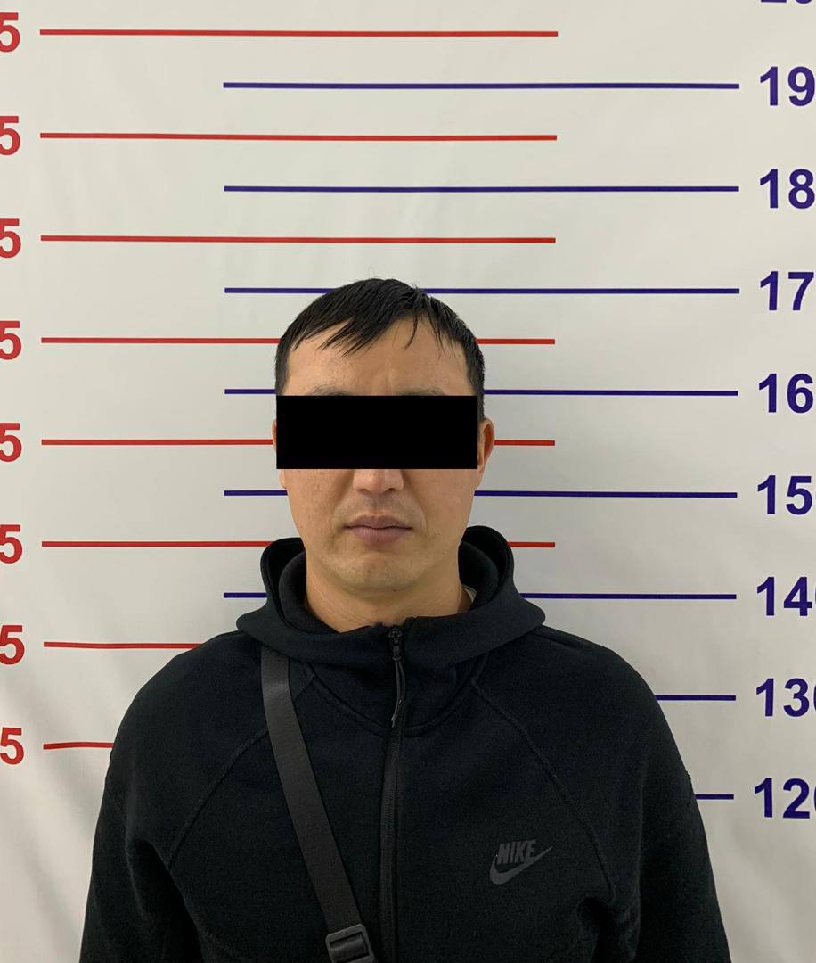 Фото ГКНБ. Задержанный работник типографии